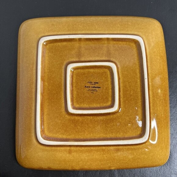 Pair of Style Eyes by Baum Bros Retro Embossed Brown Dinner Plates 8.5” & 10” - Picture 9 of 10
